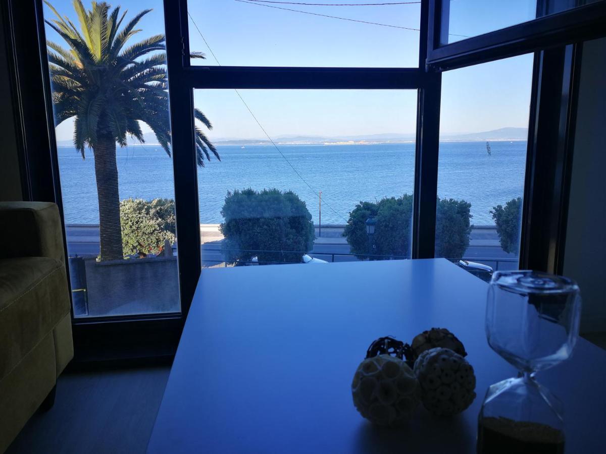 Apartamento En La Playa Appartamento Ribeira Esterno foto